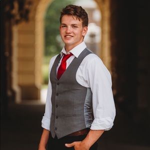 Meet your Posher, Cade